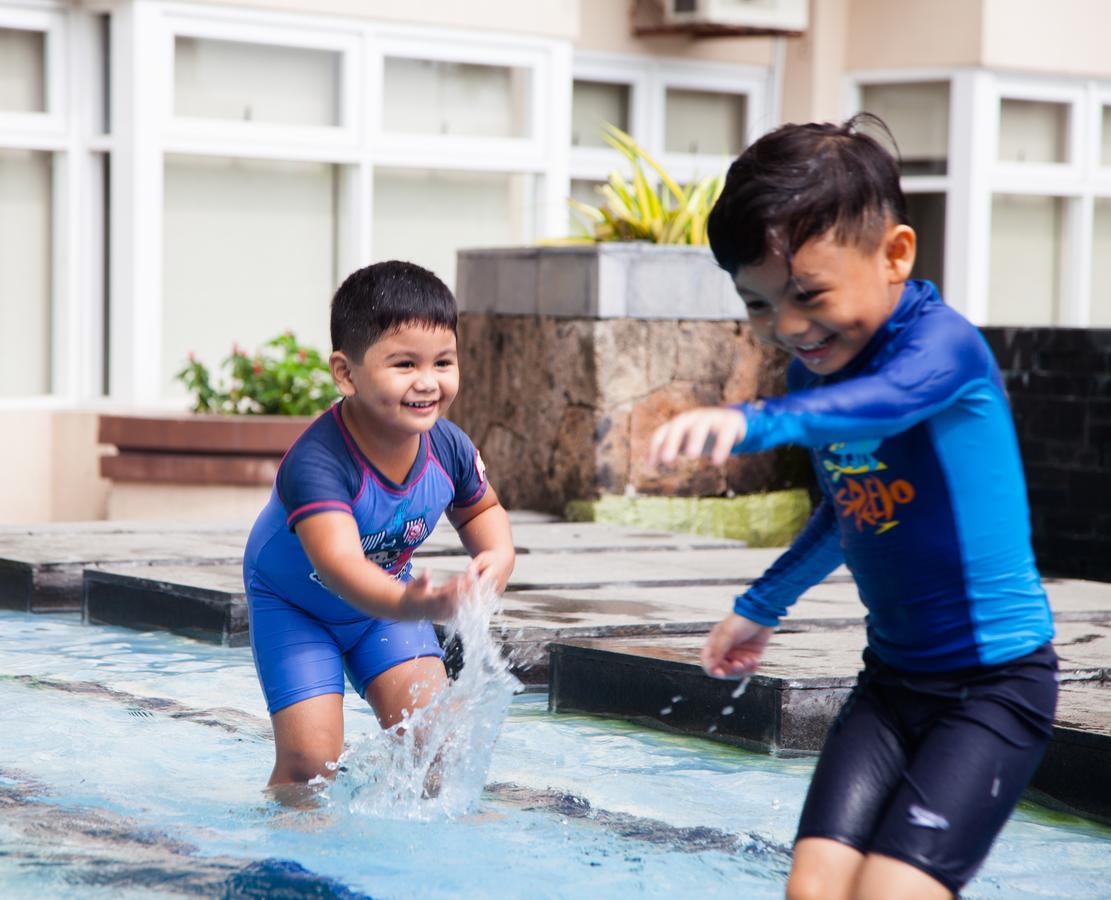 The Cirque Serviced Residences Quezon City Exterior foto